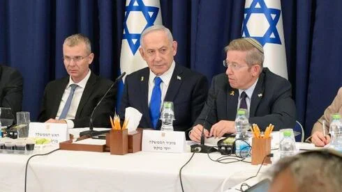 לחיצת יד או מבט חשדני? ישראל וסוריה בשיחות נדירות