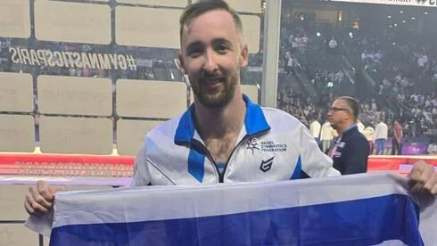 מהנפילה לפסגה: ארטיום דולגופיאט מראה איך הופכים אכזבה לזהב